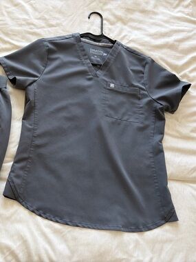 Fabletics Grey Scrub Set